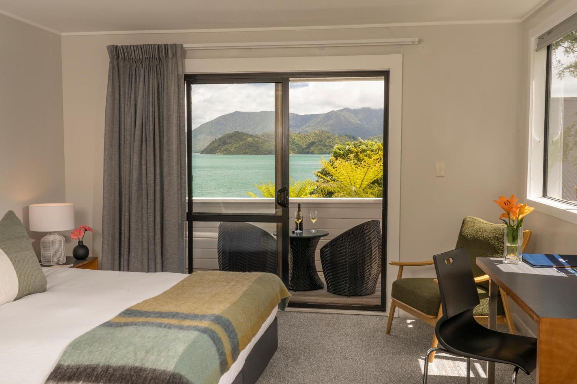 The Portage Resort Bagian luar foto