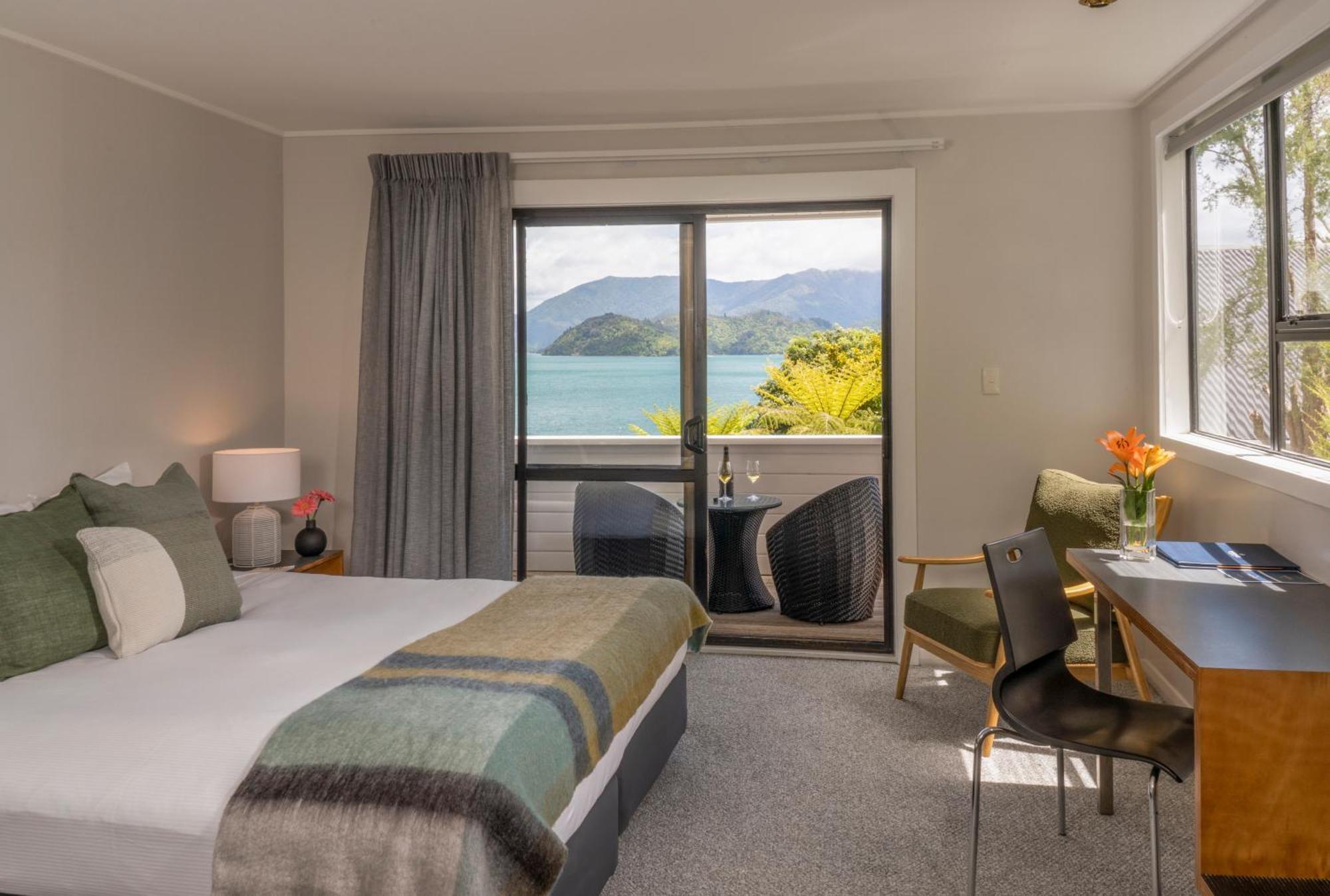 The Portage Resort Bagian luar foto