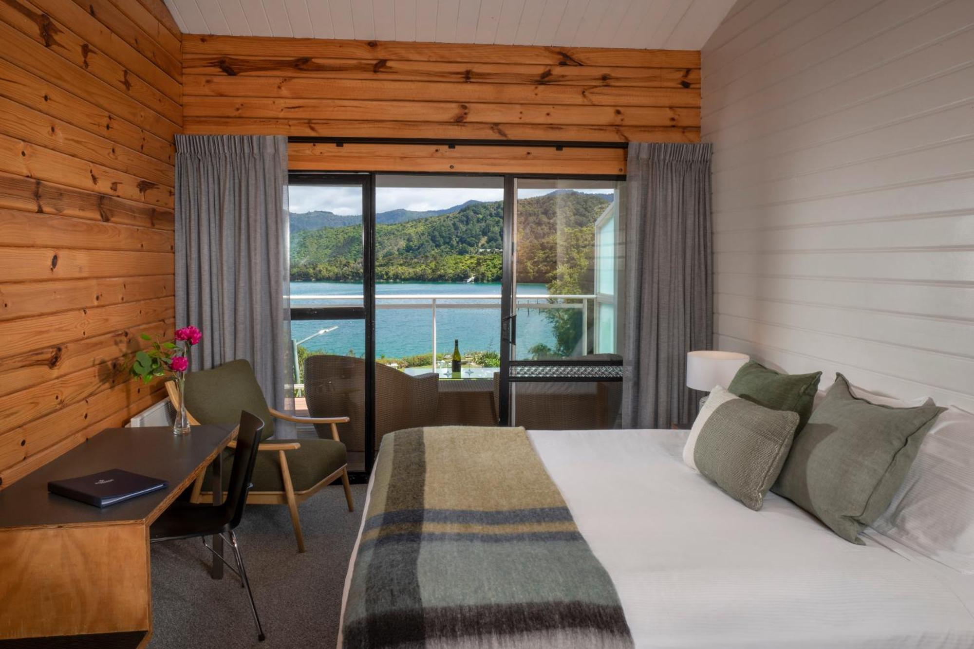 The Portage Resort Bagian luar foto